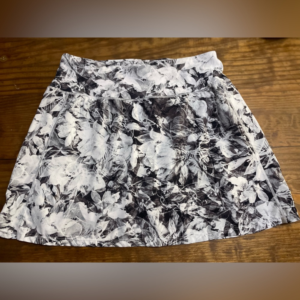 Athletic Sporty Skort Floral Design Women’s L skirt shorts activewear